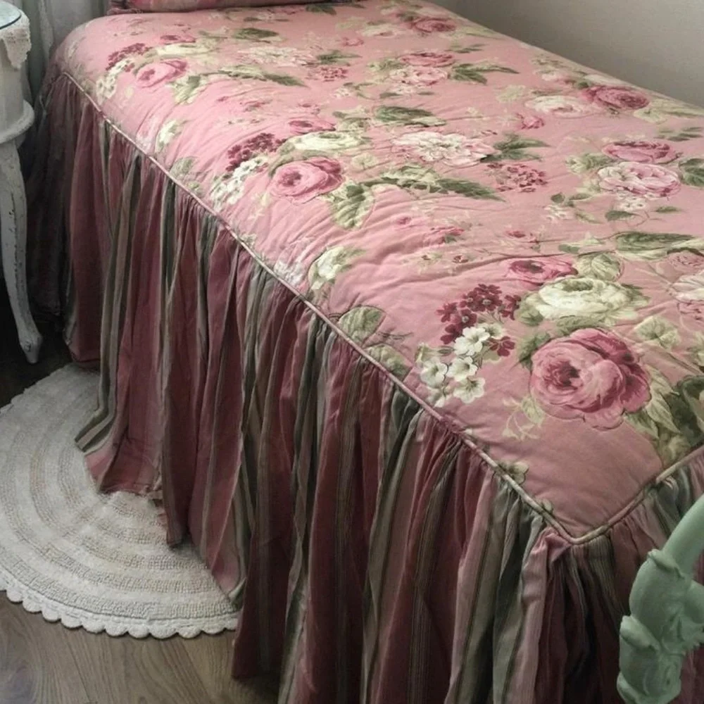 RARE / VTG Shabby Cottage Chic Chris Madden / Full Size /  Bedspread Ruffled
